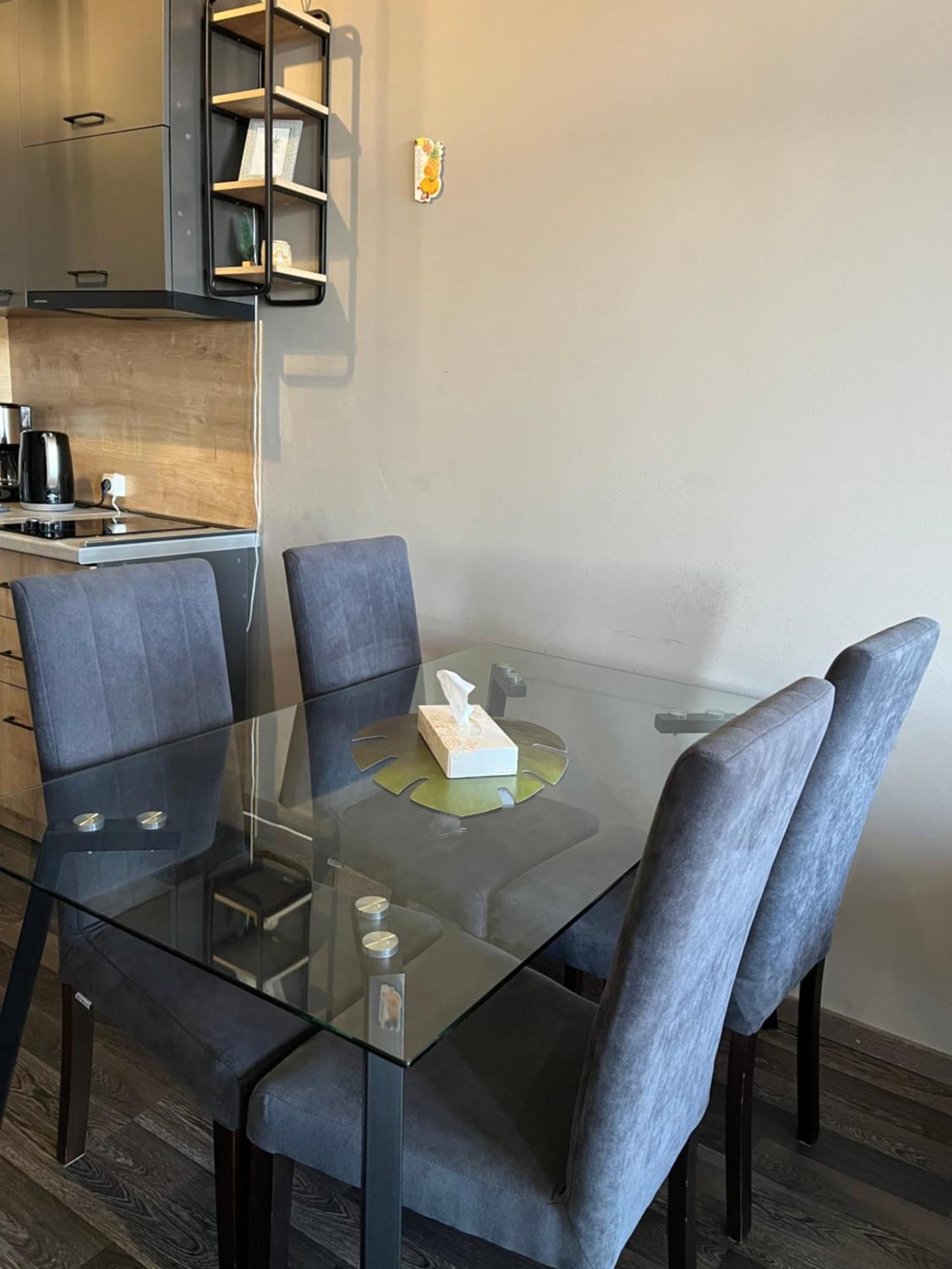 Monstera Leaf Appartment, Kechi House, تساجكادزور المظهر الخارجي الصورة